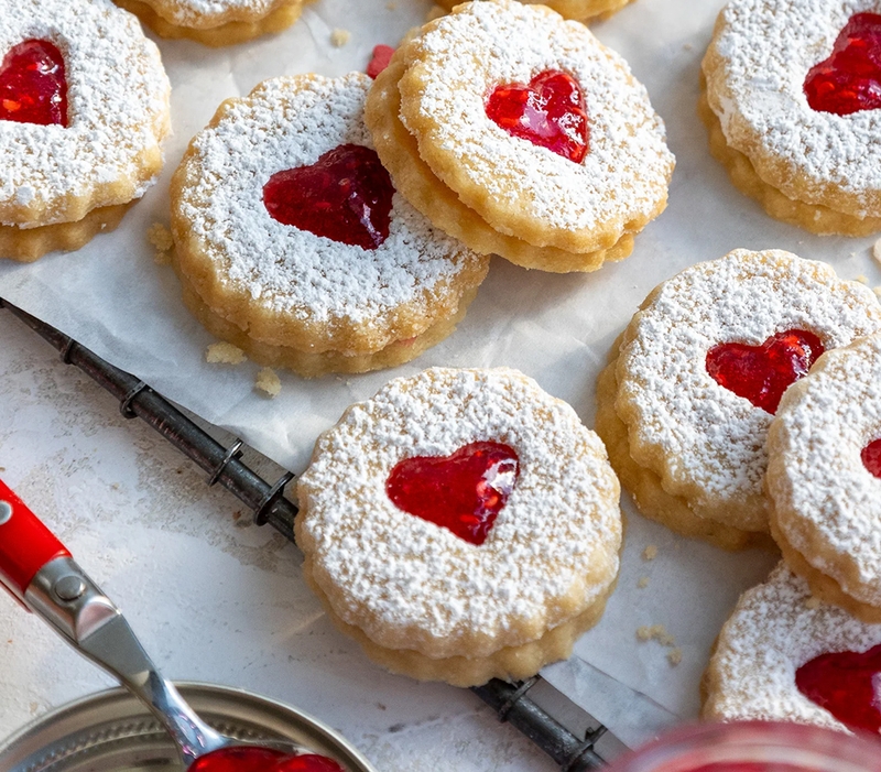Bánh quy Linzer nhân dâu tây - 17