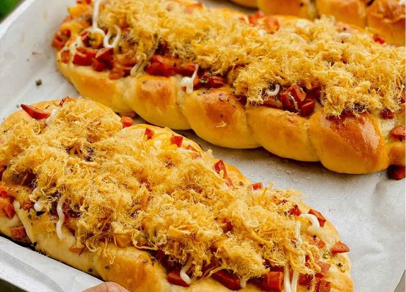 Các bước làm bánh mì xúc xích phô mai chà bông