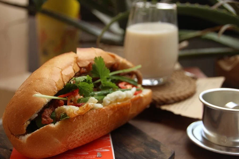 Bánh mì chả cá bao nhiêu calo (5)