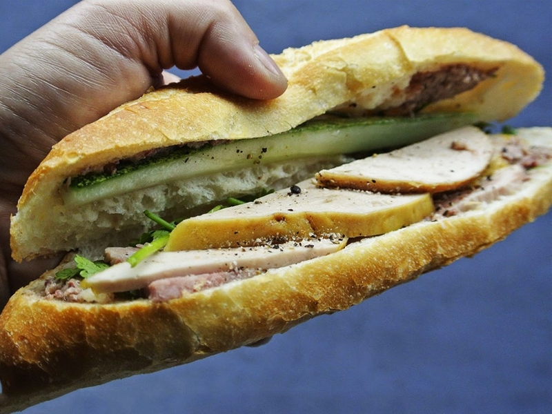 Ăn bánh mì chả lụa có mập không? 1