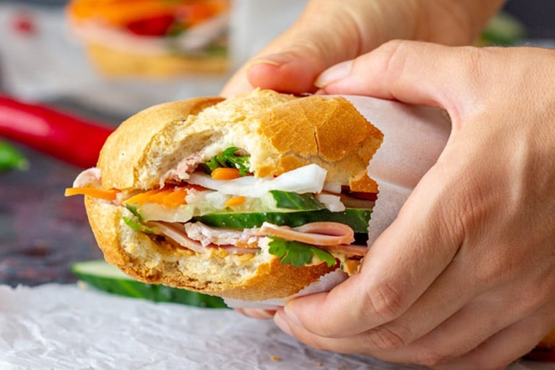 Bánh mì cuộn thịt nguội - 09