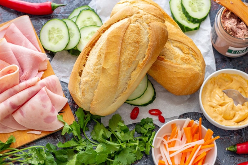 Bánh mì cuộn thịt nguội - 08