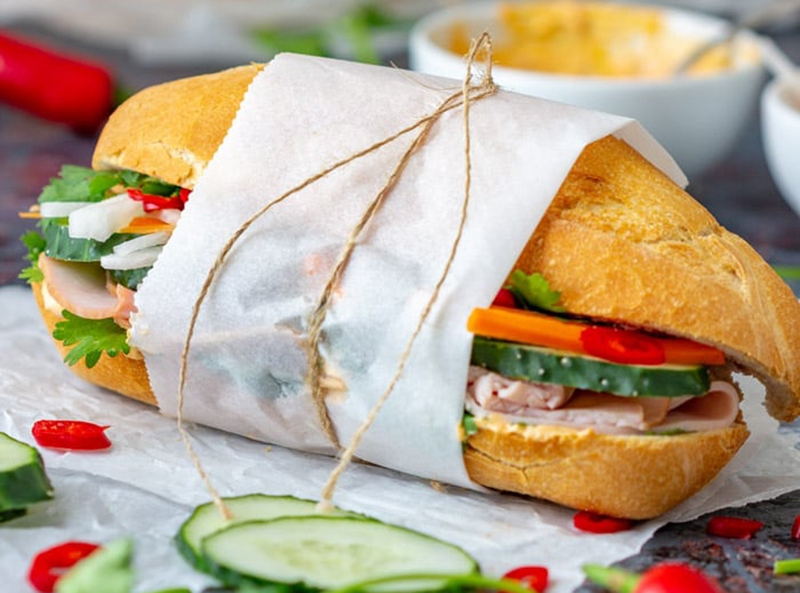 Bánh mì cuộn thịt nguội - 02