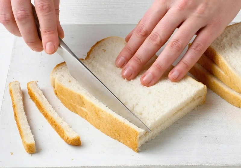 bánh mì cuộn thịt nguội bằng nồi chiên không dầu ảnh 2