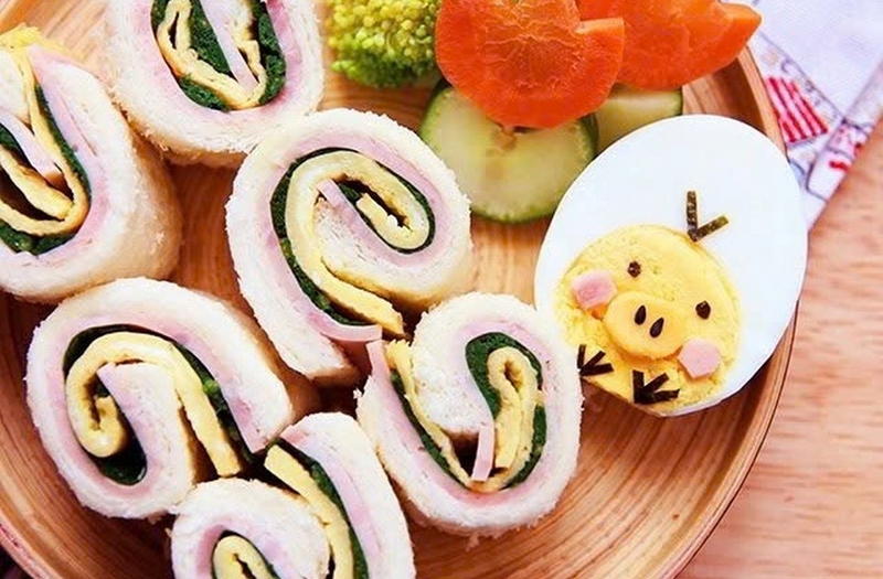 bánh mì cuộn thịt nguội bằng nồi chiên không dầu ảnh 6