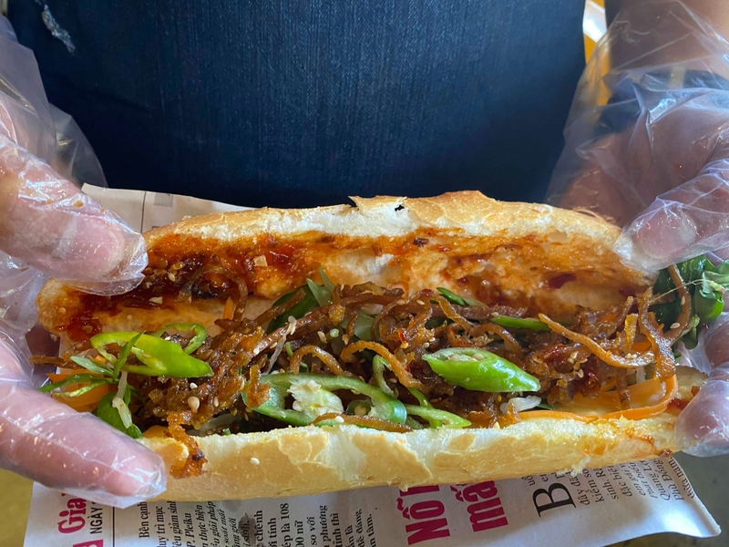 banh mi ca kho rim