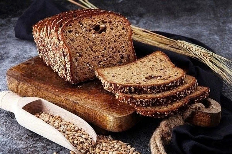 Bánh mì đen bao nhiêu calo ảnh 1