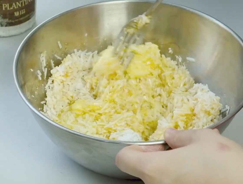 Làm nhân dừa