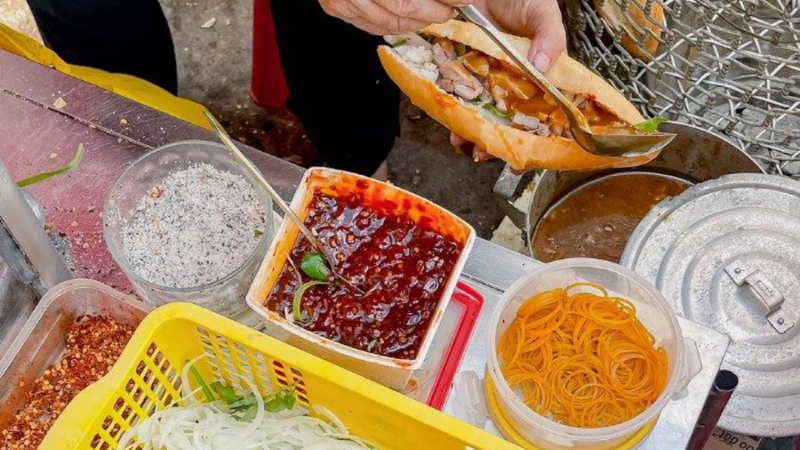 bánh mì heo quay đà nẵng 3