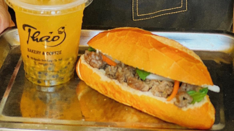 bánh mì Huế 11