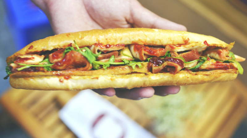 bánh mì Huế 13