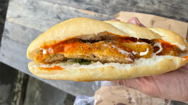 bánh mì Huế 14