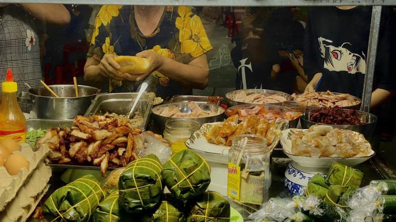 bánh mì Huế 15