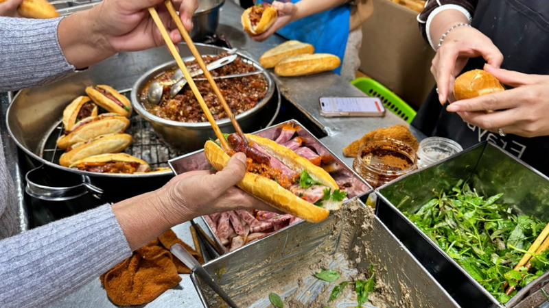 bánh mì Huế 1
