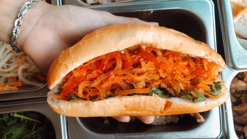 bánh mì Huế 5