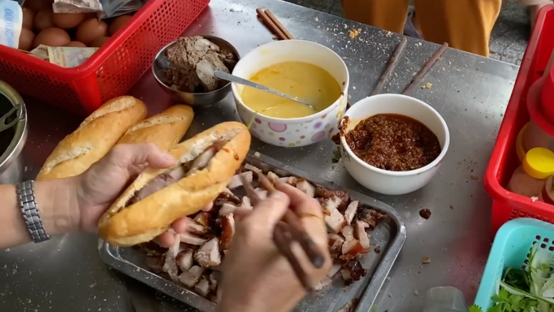 bánh mì Huế 8