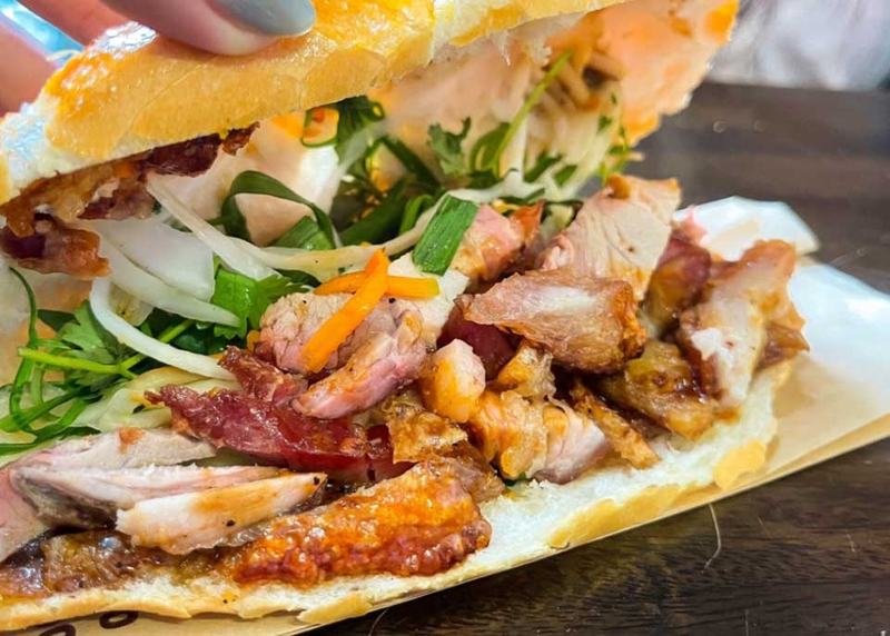 1 ổ bánh mì thập cẩm bao nhiêu calo - 02