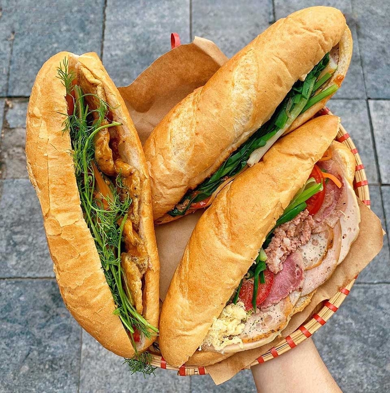 1 ổ bánh mì thập cẩm bao nhiêu calo - 01