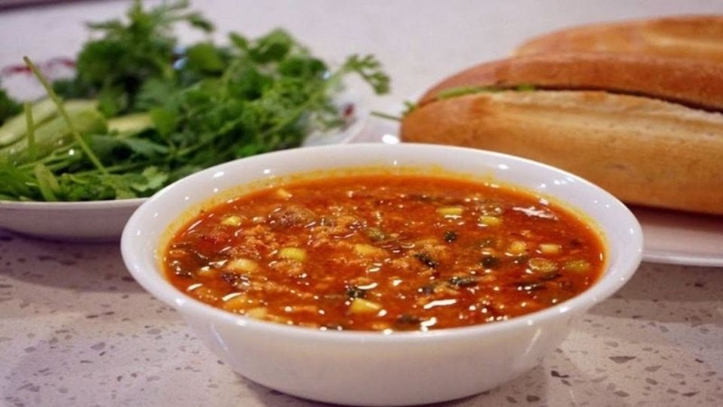 Bánh mì thịt chả 8