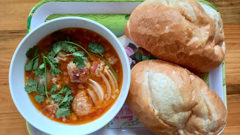 Bánh mì xíu mại Đà Lạt 11