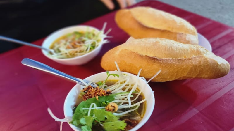 Bánh mì xíu mại Đà Lạt 12