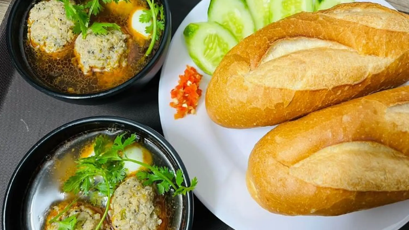 Bánh mì xíu mại Đà Lạt 1