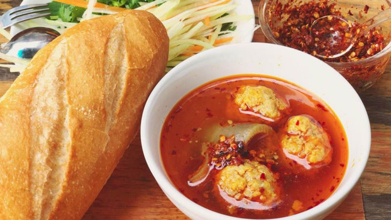 Bánh mì xíu mại Đà Lạt 3