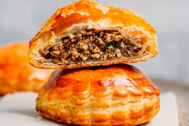 Bánh pateso bao nhiêu calo?