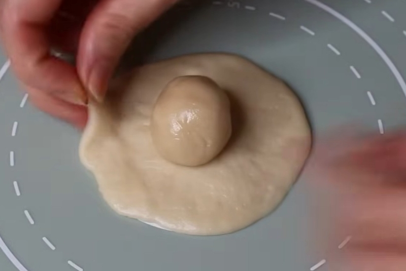 bánh pía trứng chảy hình 13