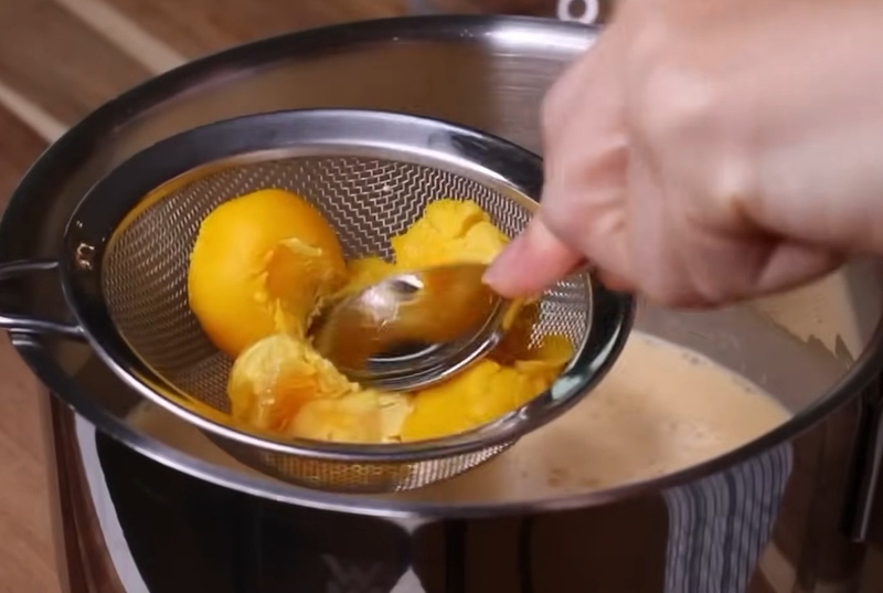 bánh pía trứng chảy hình 3