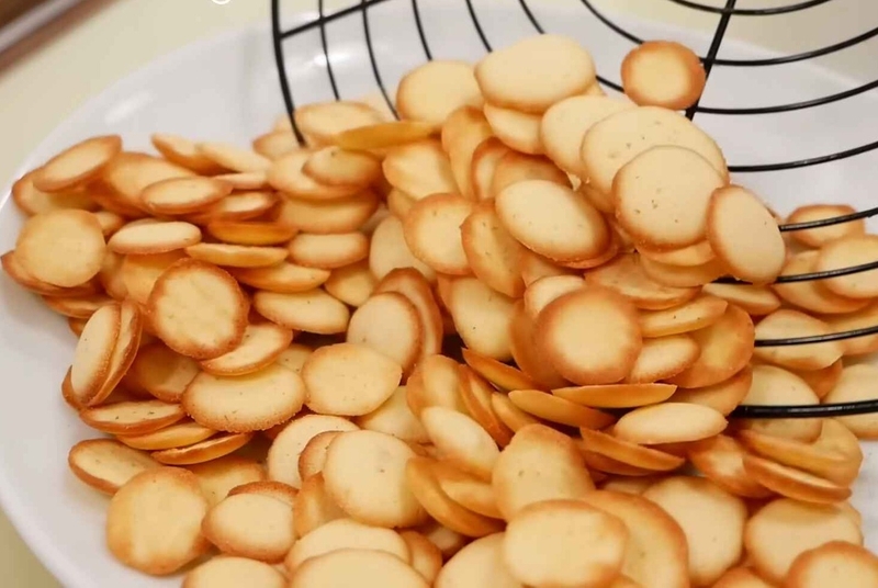 Vì sao bánh quy đồng tiền luôn được yêu thích?