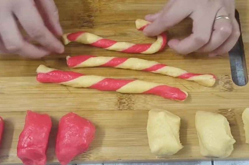 Tạo hình bánh quy gậy Giáng Sinh