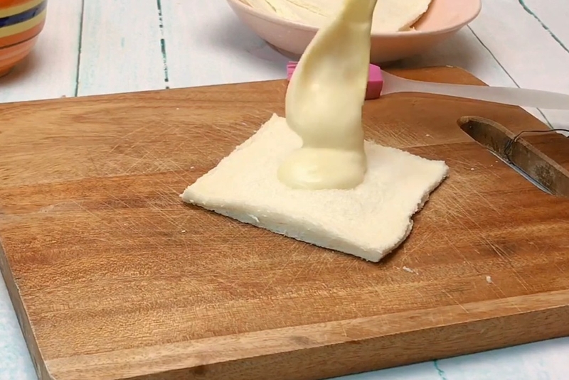 bánh sandwich sữa chua hình 8