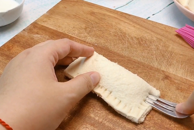 bánh sandwich sữa chua hình 9