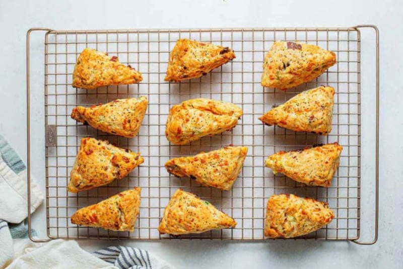 Hướng dẫn làm bánh scone mặn phô mai thịt nguội ngon mê ly