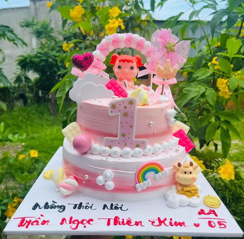 bánh sinh nhật 2 tầng sang trọng 6