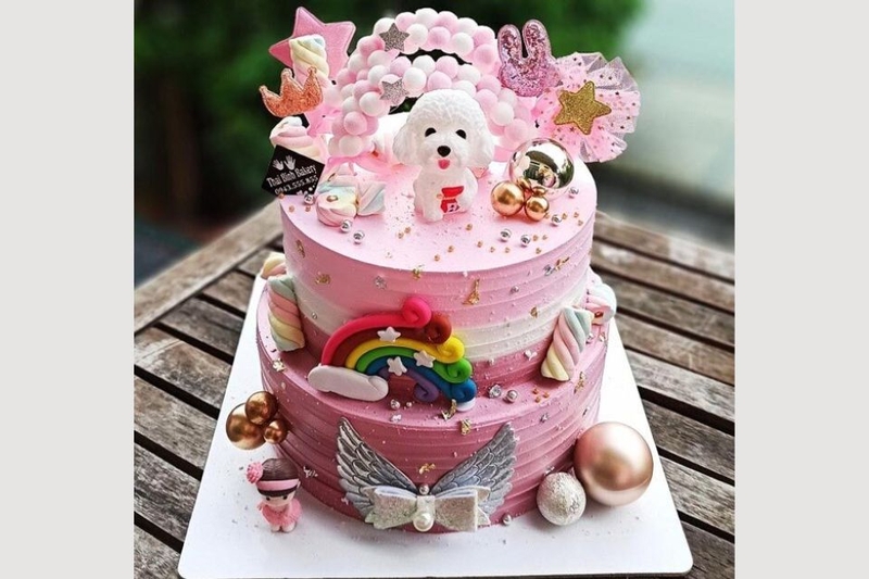 Mẫu hình chó dễ thương với topping kẹo và socola