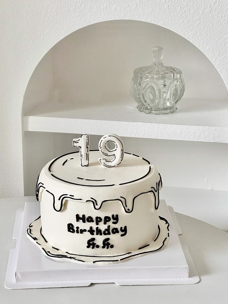 bánh sinh nhật màu đen trắng hình 17