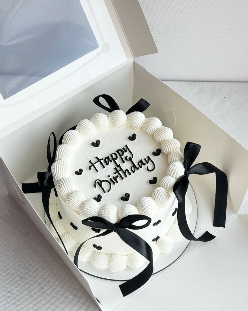 bánh sinh nhật màu đen trắng hình 6