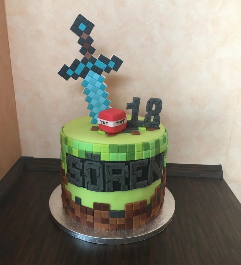 Bánh sinh nhật Minecraft 10