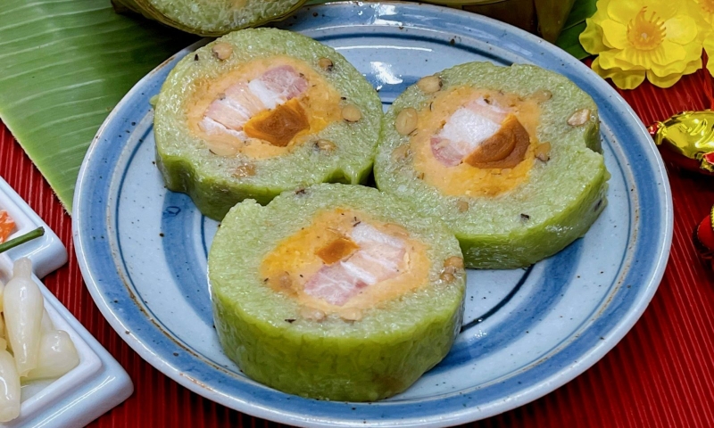 Bánh tét trứng muối 8