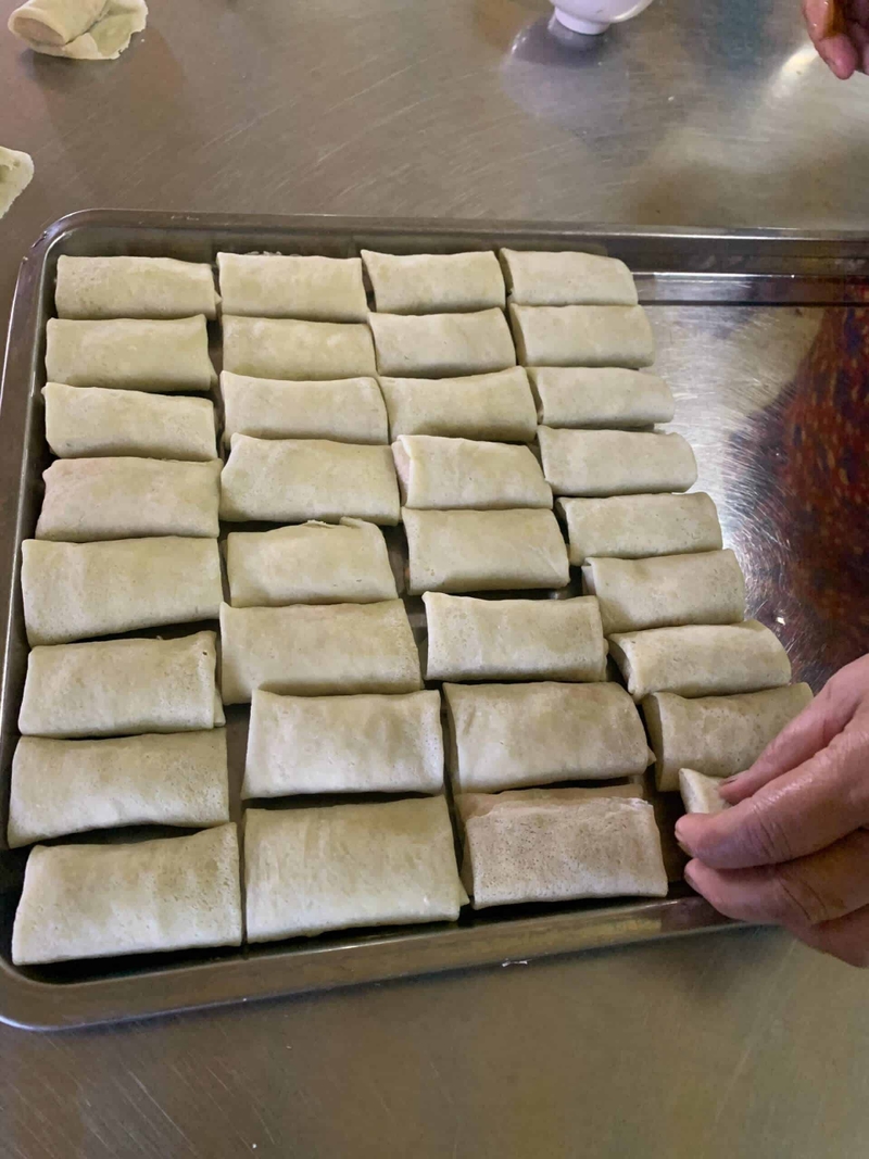 bánh tráng cuốn chả giò - Hình 3