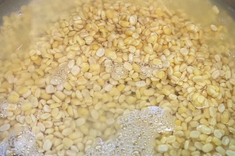 bánh trung thu mè đen hình 1