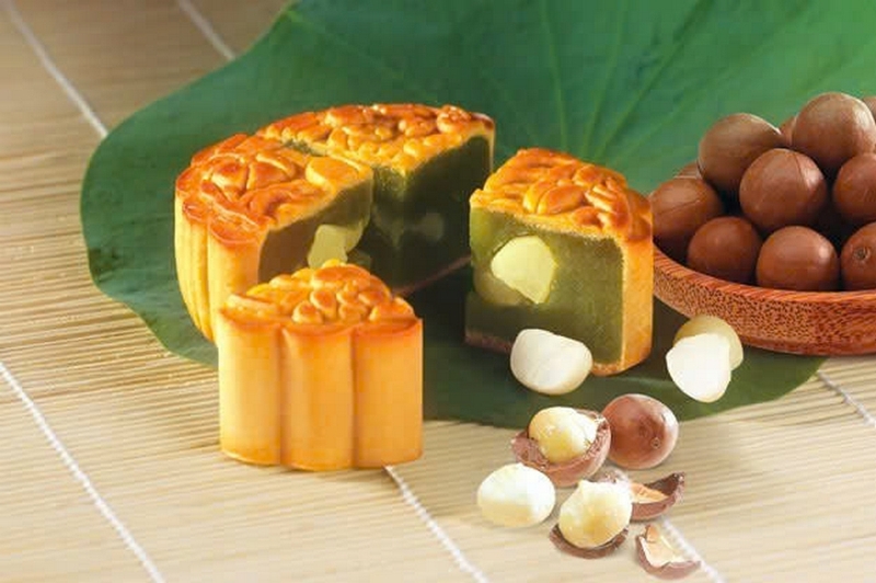 bánh trung thu nướng nhân hạt sen ảnh 1
