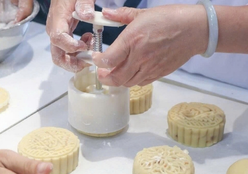 Bánh trung thu nướng nhân sữa dừa sầu riêng ảnh 4