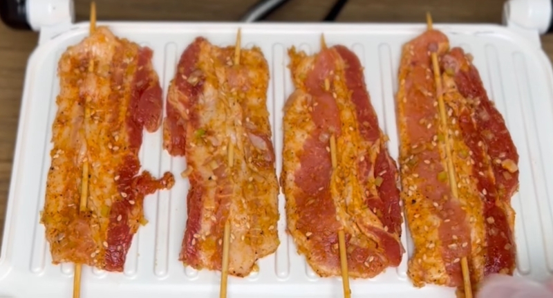 bánh ướt cuốn thịt nướng hình 5