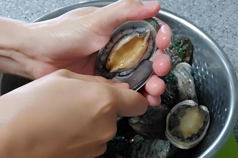 Cách sơ chế bào ngư đúng chuẩn