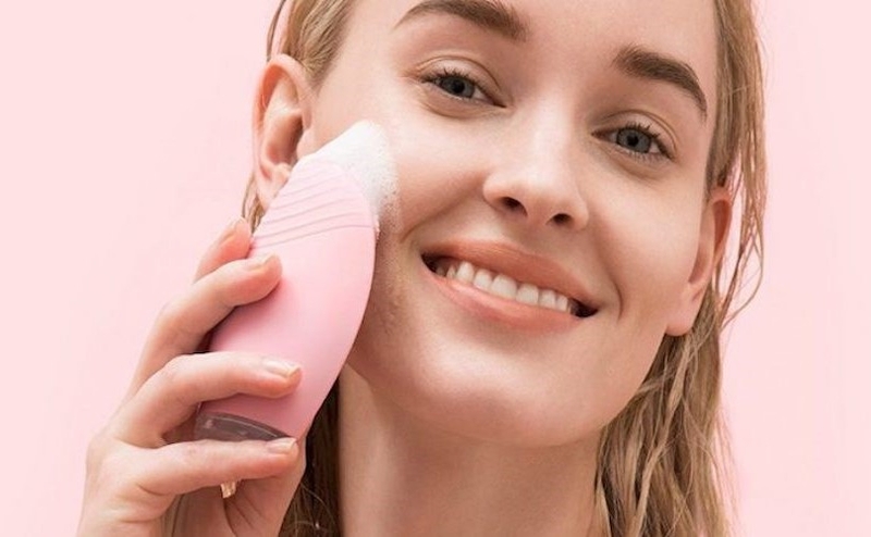 Độ tuổi trên 40 nên dùng máy rửa mặt