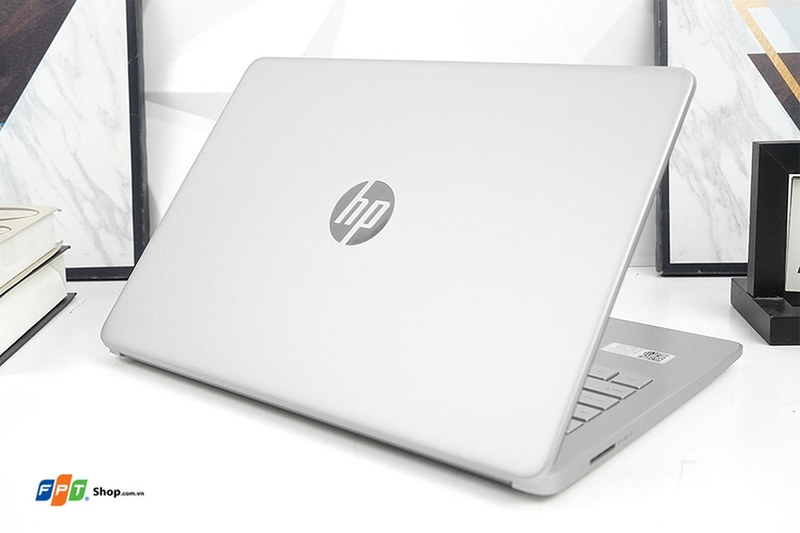 5 laptop sinh viên giảm giá Black Friday (hình 1)