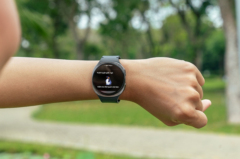 bat-mode-song-khoe-cung-galaxy-watch8 (9).jpg